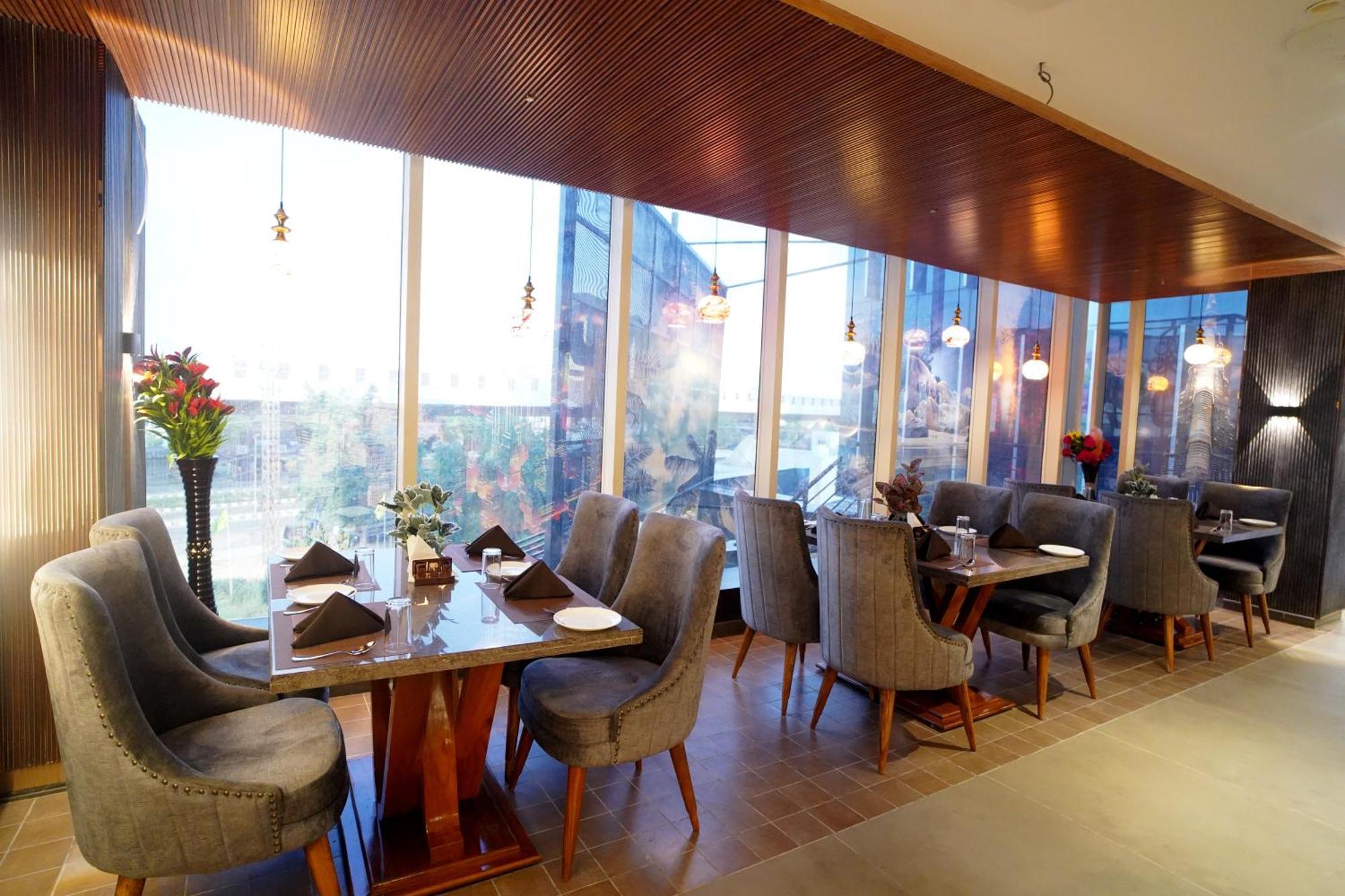 Hotel Sakura Gold Gurgaon Luaran gambar