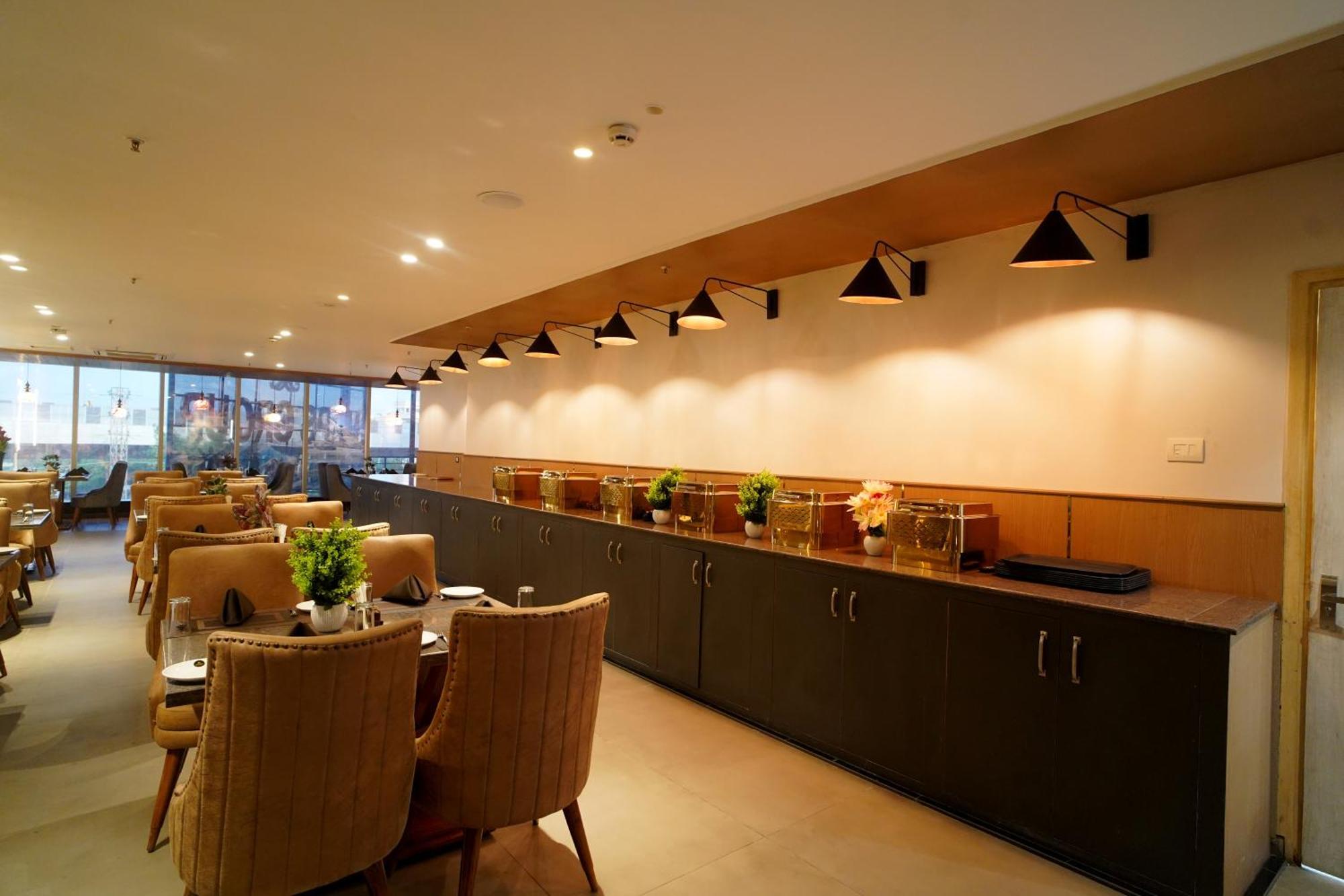Hotel Sakura Gold Gurgaon Luaran gambar