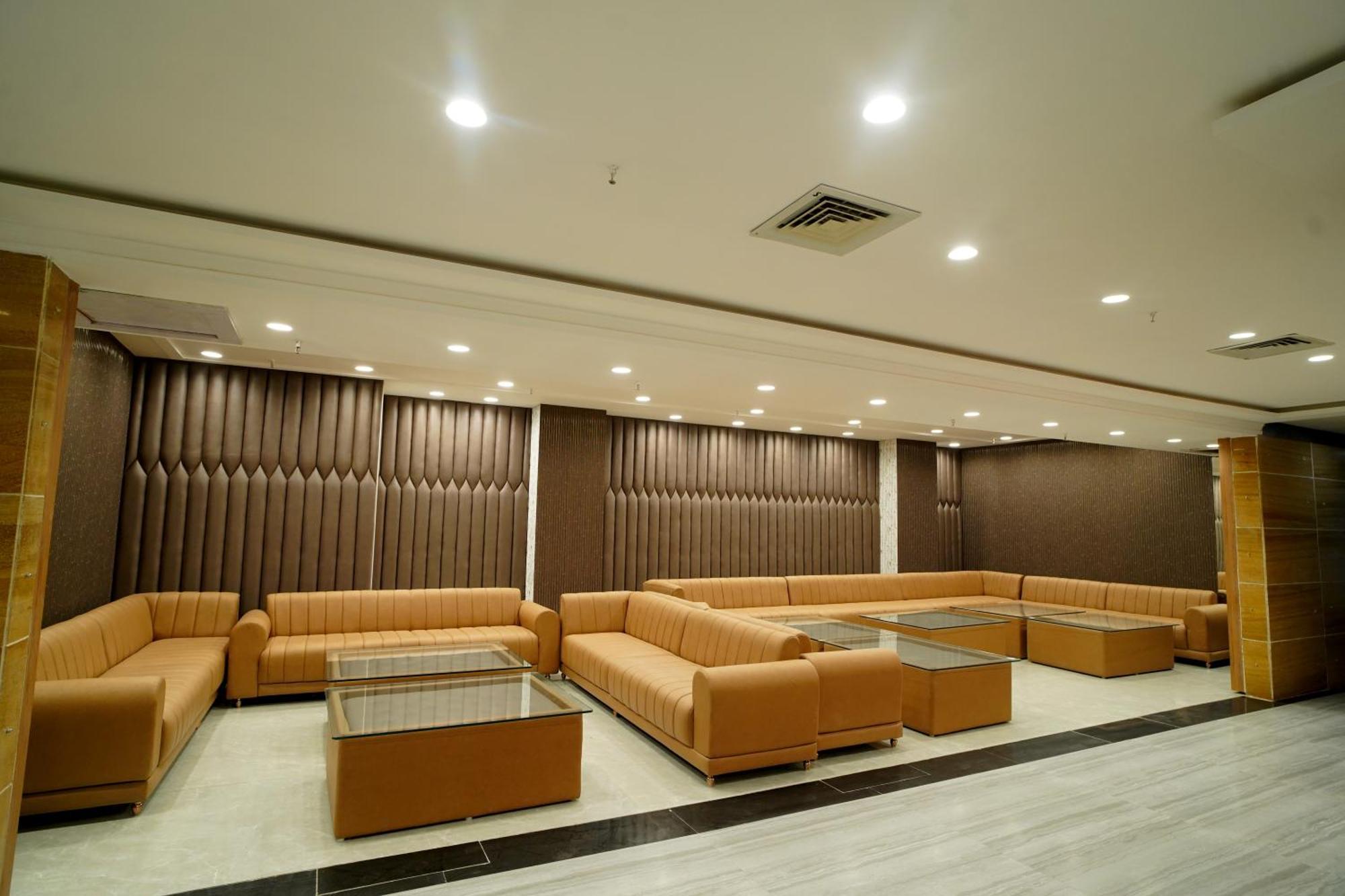 Hotel Sakura Gold Gurgaon Luaran gambar