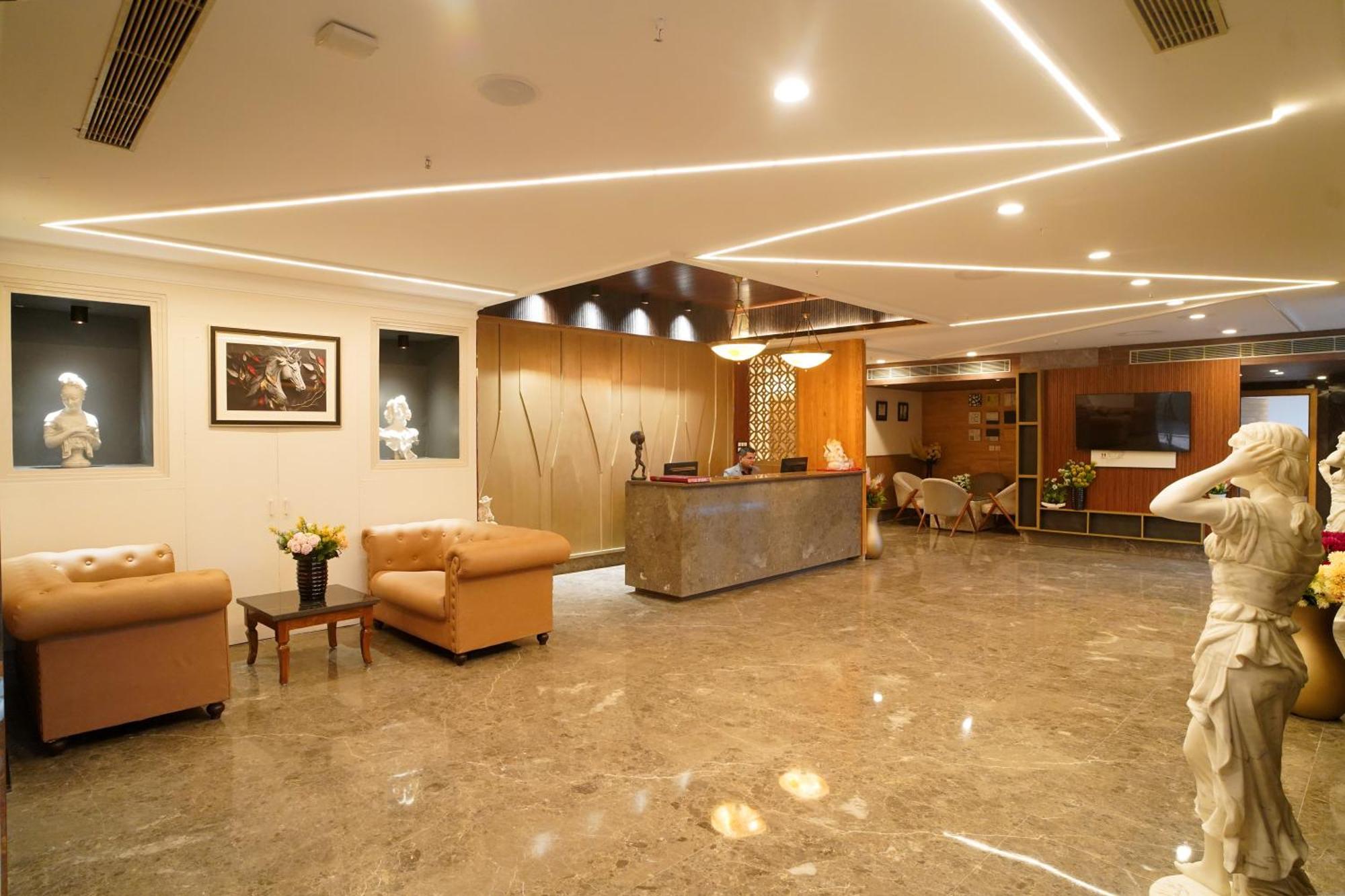 Hotel Sakura Gold Gurgaon Luaran gambar