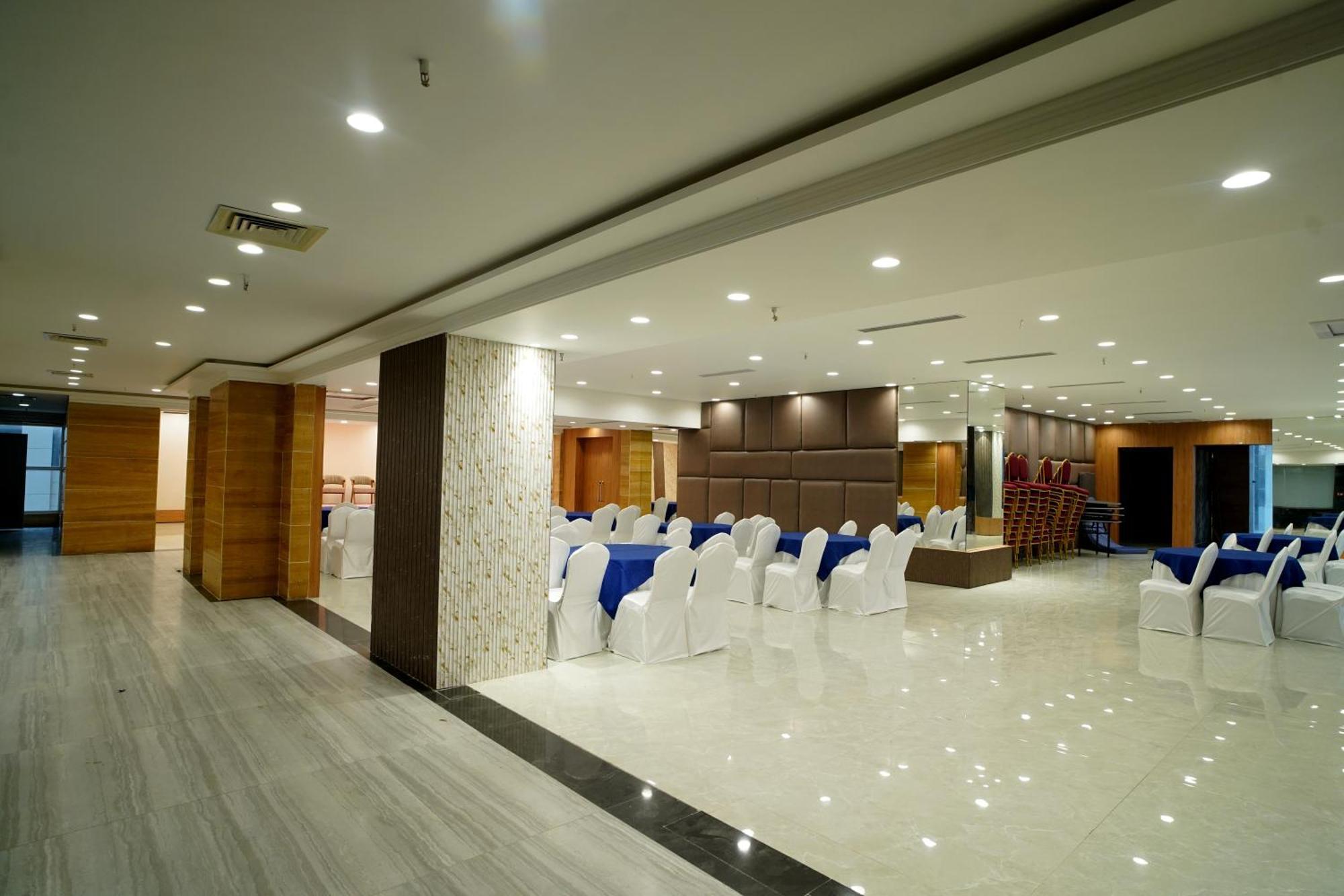 Hotel Sakura Gold Gurgaon Luaran gambar