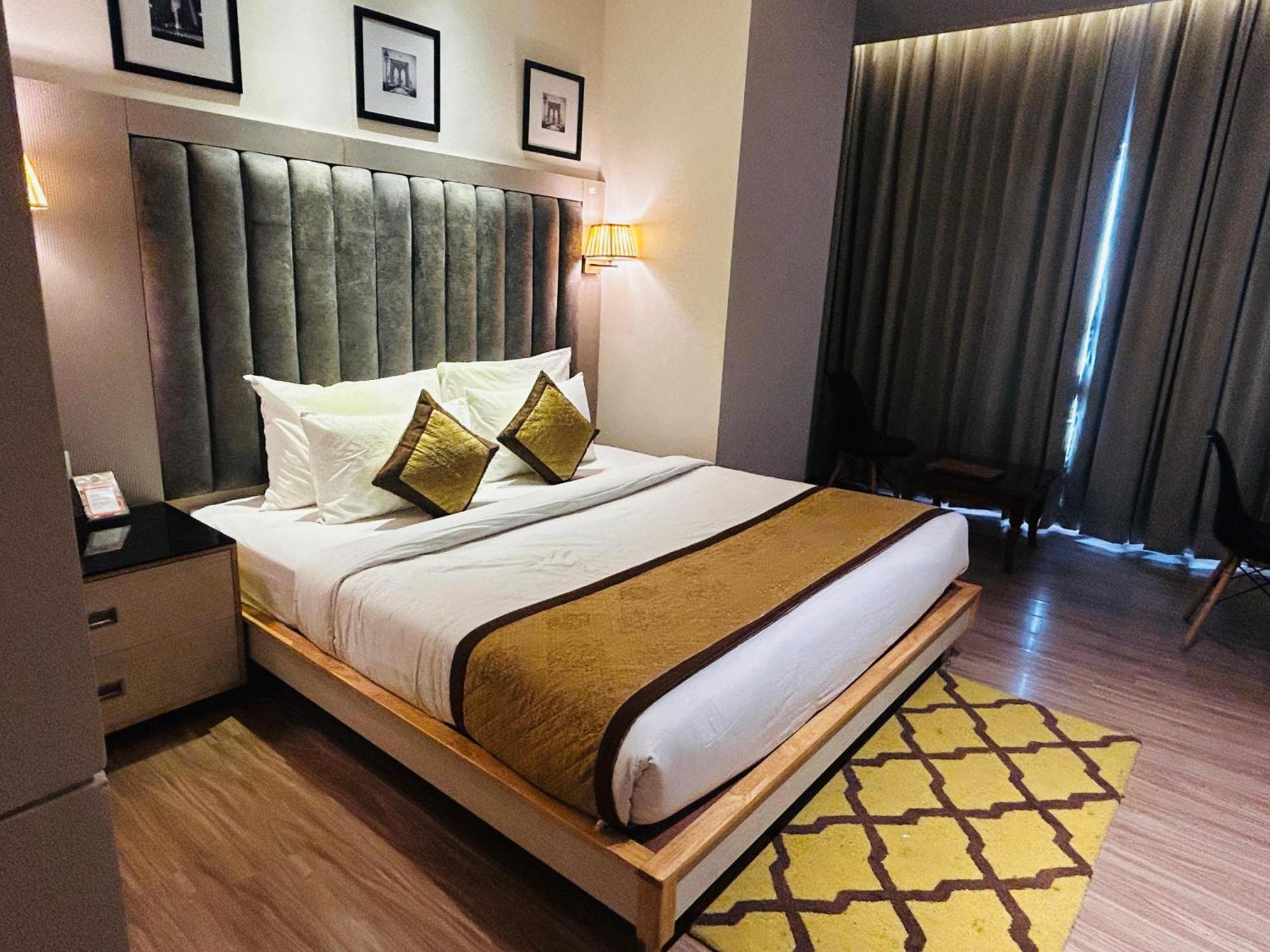 Hotel Sakura Gold Gurgaon Luaran gambar