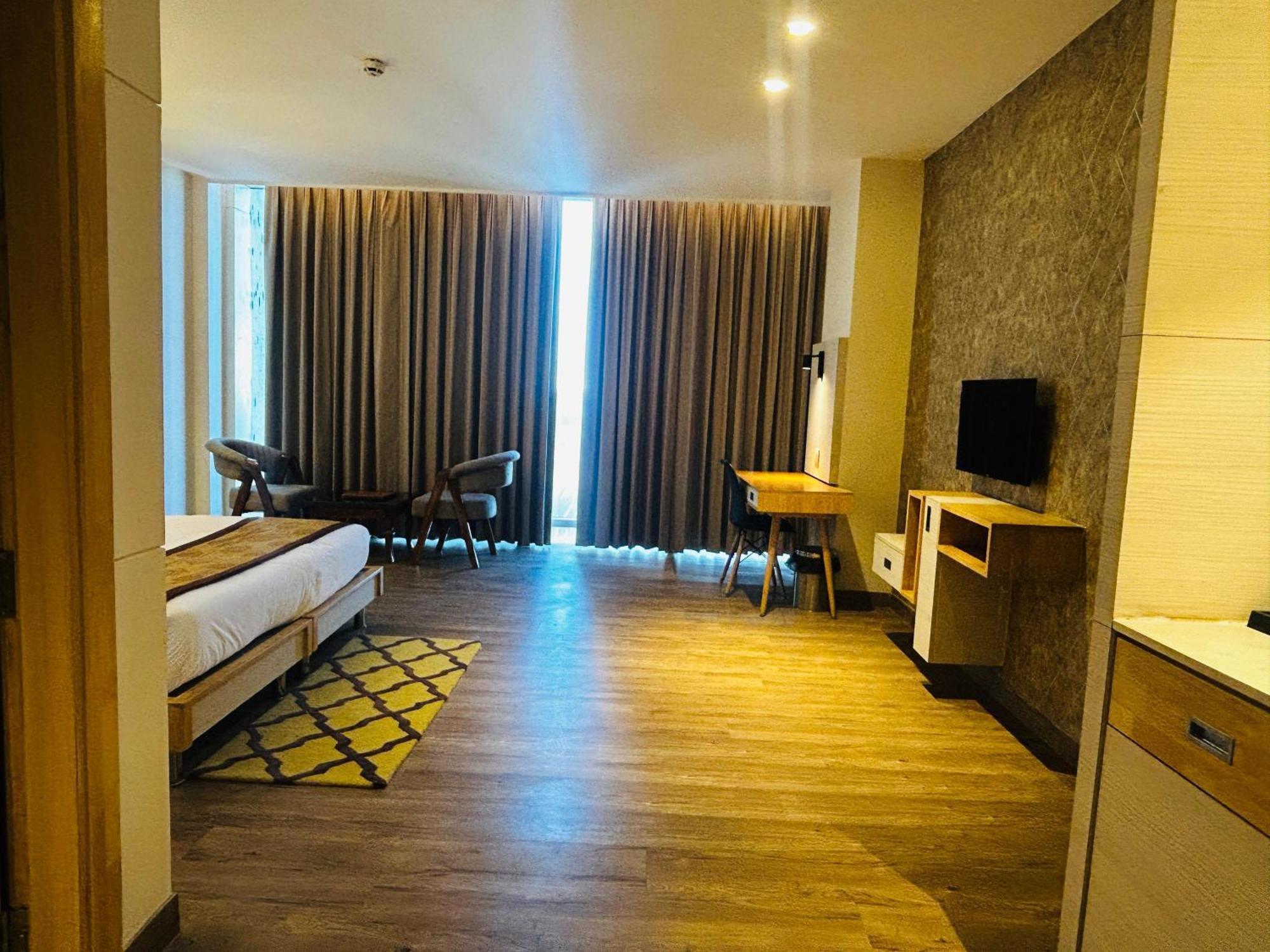 Hotel Sakura Gold Gurgaon Luaran gambar