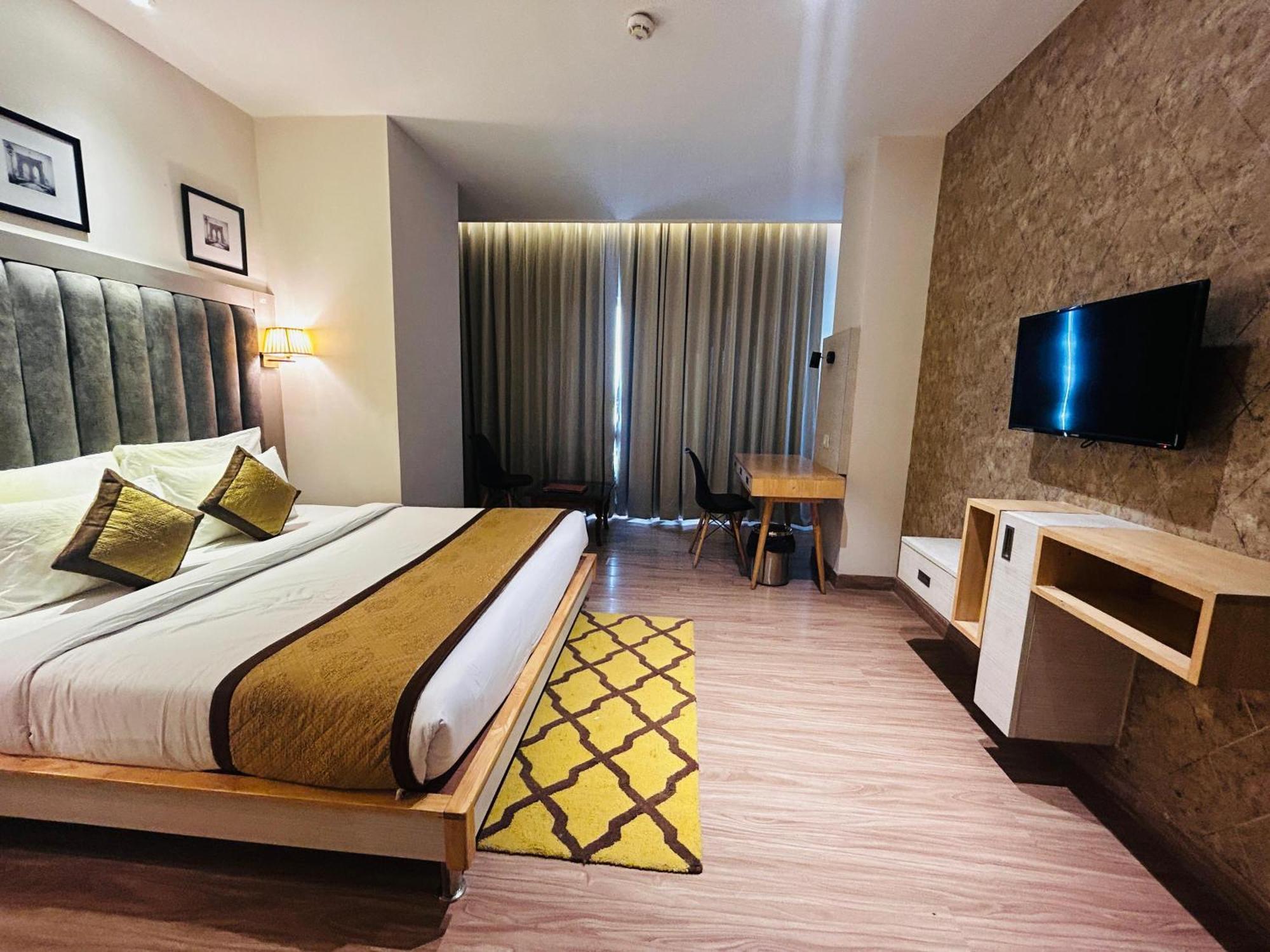 Hotel Sakura Gold Gurgaon Luaran gambar