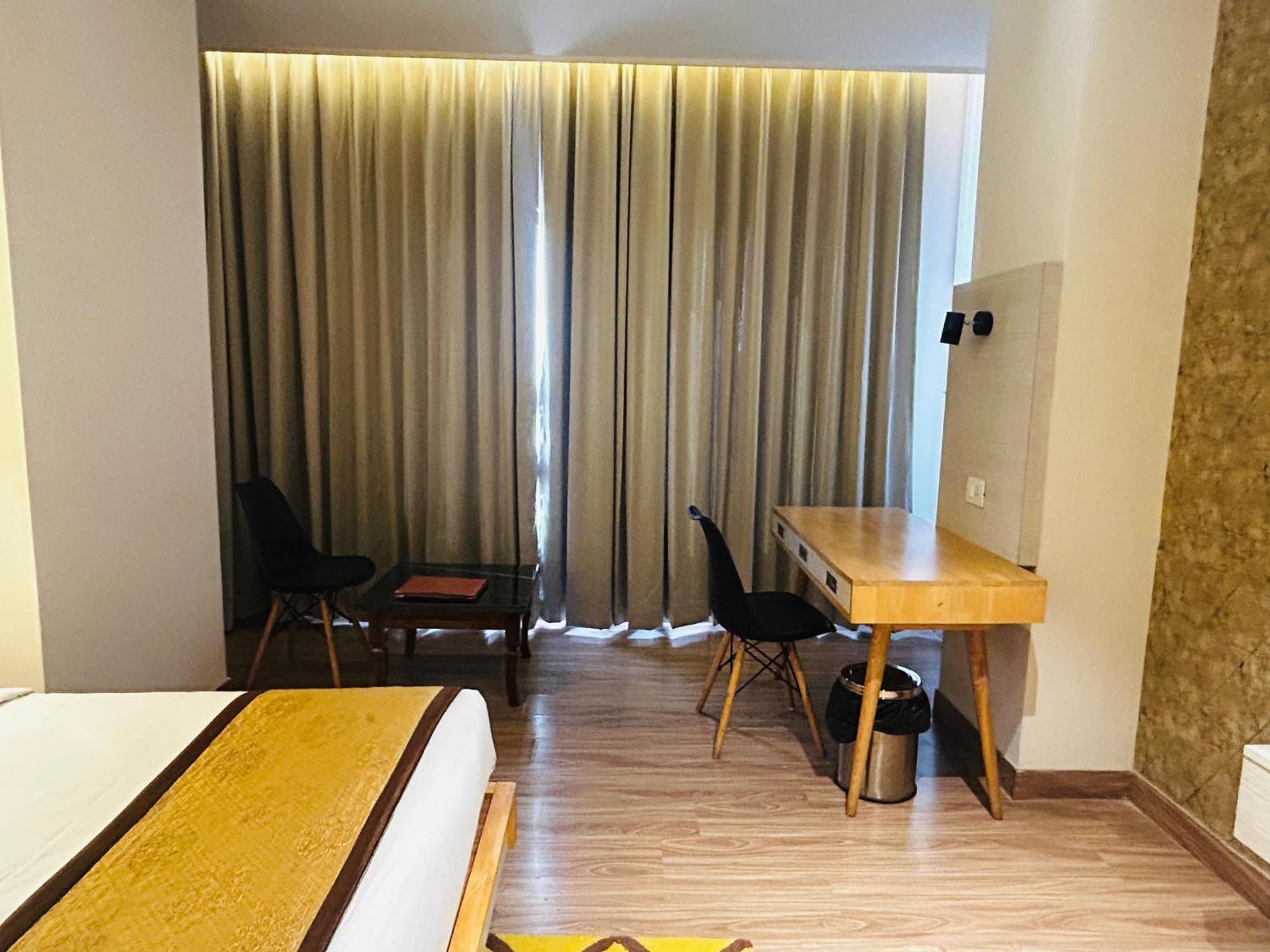 Hotel Sakura Gold Gurgaon Luaran gambar
