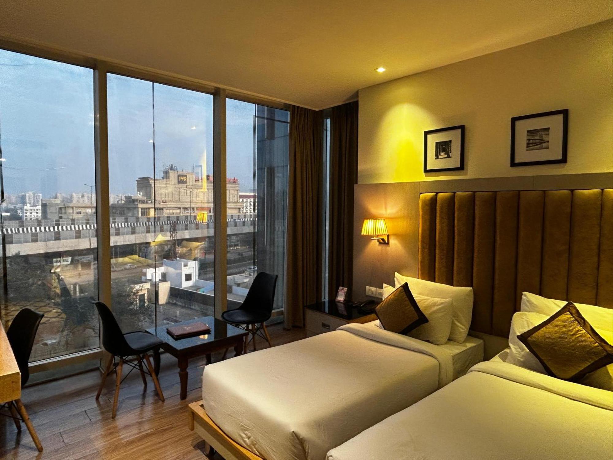 Hotel Sakura Gold Gurgaon Luaran gambar