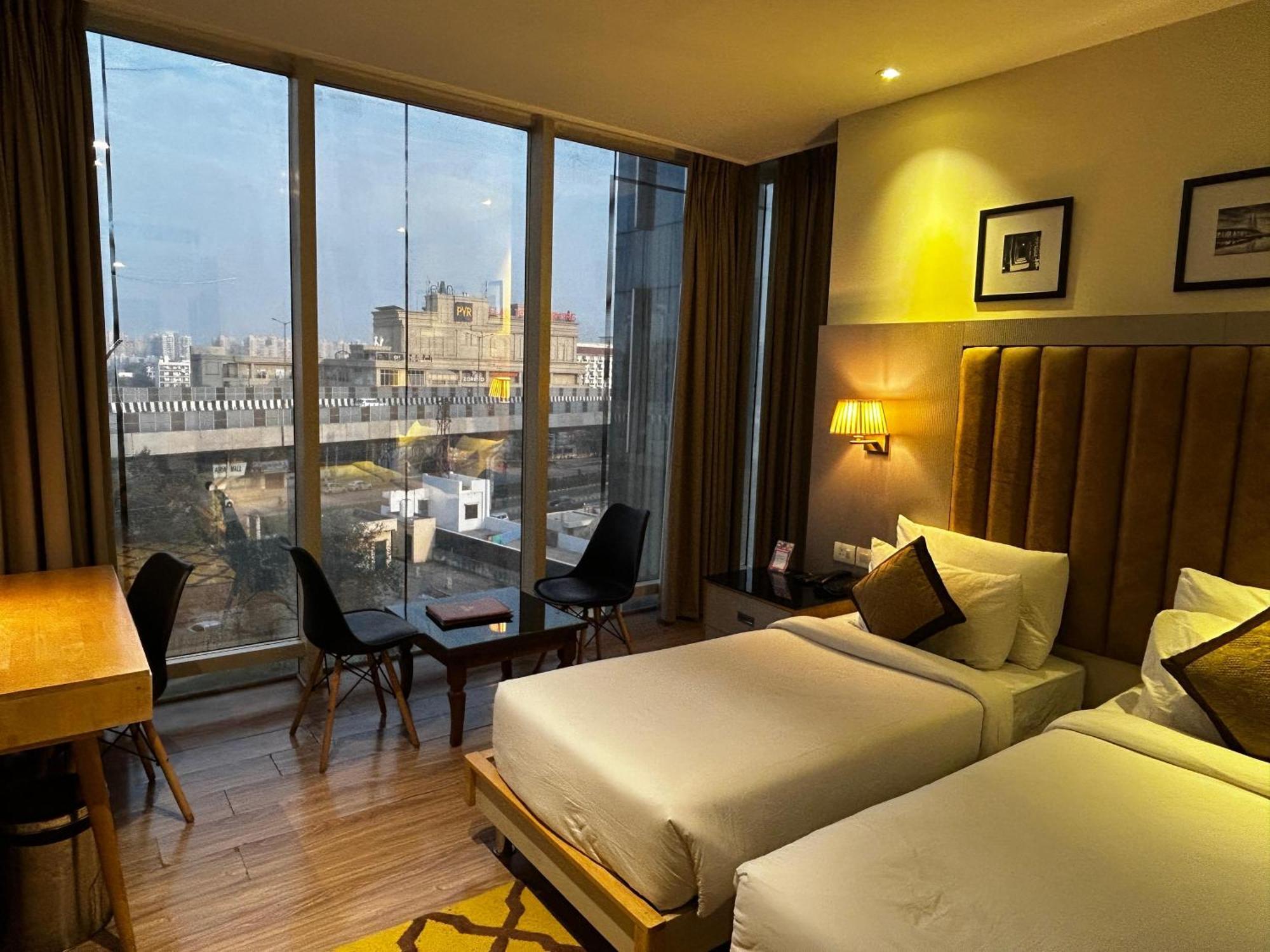 Hotel Sakura Gold Gurgaon Luaran gambar