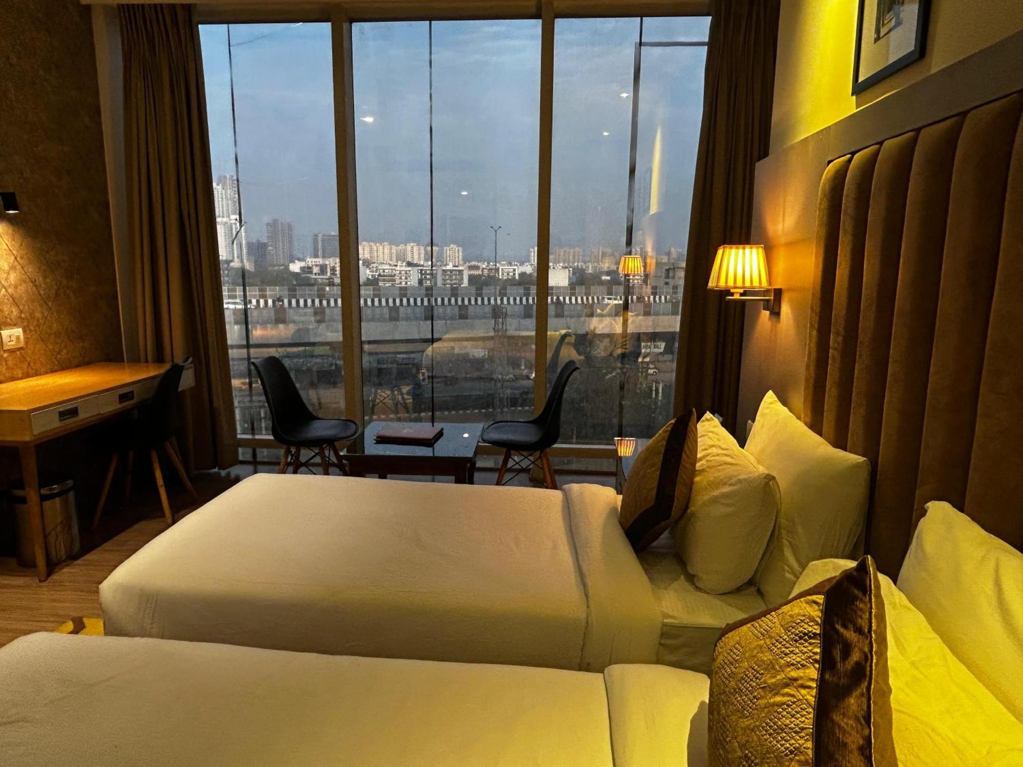 Hotel Sakura Gold Gurgaon Luaran gambar